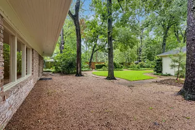 10811 Hunters Forest Drive, Hunters Creek Village, TX 77024 - Photo 23