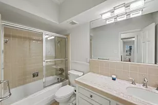 10811 Hunters Forest Dr, Hunters Creek Village, TX 77024 - Photo 13