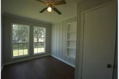306 Center Way Street, Lake Jackson, TX 77566 - Photo 11