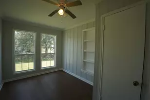 306 Center Way St, Lake Jackson, TX 77566 - Photo 11