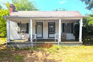 303 E Livingston St, San Augustine, TX 75972 - Photo 1