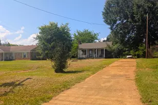 303 E Livingston St, San Augustine, TX 75972 - Photo 9