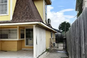 6905 Palestine St, Houston, TX 77020 - Photo 9