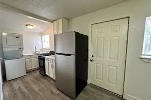 6905 Palestine St, Houston, TX 77020 - Photo 1