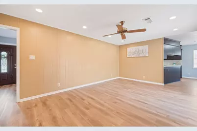 8314 Edgemoor Drive, Houston, TX 77036 - Photo 11