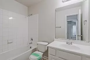 9614 Summer Laurel Ln, Houston, TX 77088 - Photo 13