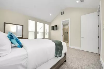 5935 Beall Street #C, Houston, TX 77091 - Photo 9
