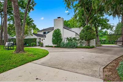 415 Ramblewood Road, Houston, TX 77079 - Photo 45