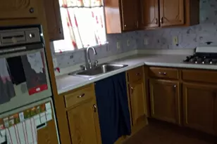 1305 2nd St, Hempstead, TX 77445 - Photo 5