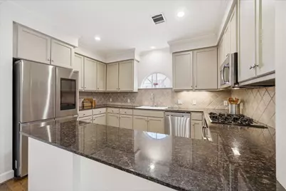 2409 Ralph Street #D, Houston, TX 77006 - Photo 13