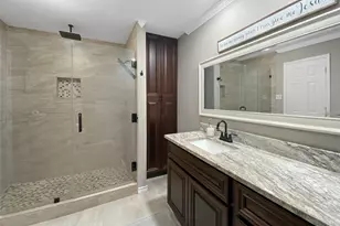 8031 Berkely Ct, Baytown, TX 77521 - Photo 11