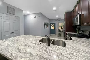 8031 Berkely Ct, Baytown, TX 77521 - Photo 7