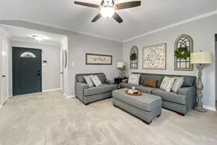 8031 Berkely Ct, Baytown, TX 77521 - Photo 5