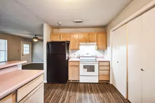 124 Menke St, Sealy, TX 77474 - Photo 7