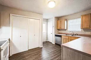 124 Menke St, Sealy, TX 77474 - Photo 9