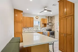 3818 Brandt St, Houston, TX 77006 - Photo 13