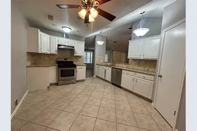 913 Willowbriar Lane, Deer Park, TX 77536 - Photo 5