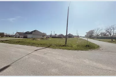 101 S Avenue C, Freeport, TX 77541 - Photo 3