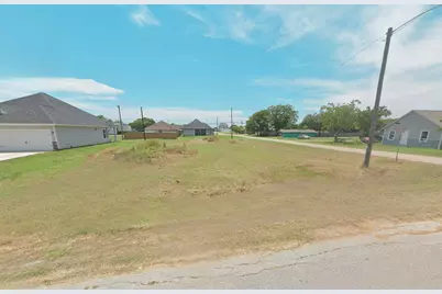 101 S Avenue C, Freeport, TX 77541 - Photo 5