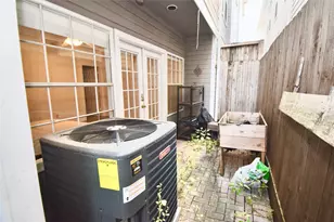 2024 Welch St, Houston, TX 77019 - Photo 17