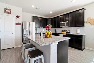 1318 Kingsgate Dr, Bryan, TX 77807 - Photo 5