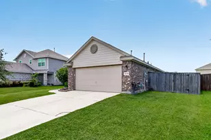 8639 River Crest Dr, Baytown, TX 77521 - Photo 3
