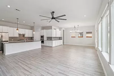 318 Westlake Terrace Drive, Conroe, TX 77304 - Photo 9