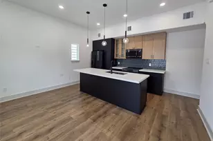 9821 Turnbow St, Houston, TX 77029 - Photo 3