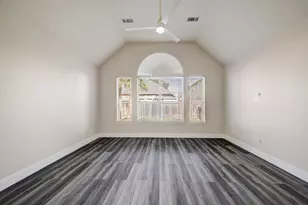 4615 Russett Ln, Sugar Land, TX 77479 - Photo 15