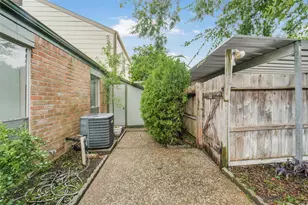 11907 Southlake Dr, Houston, TX 77077 - Photo 25