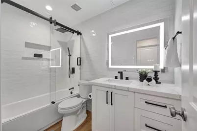 2001 Bering Drive #7L, Houston, TX 77057 - Photo 11