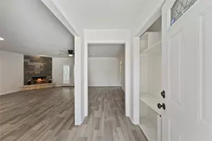 9738 Bayou Woods Dr, Baytown, TX 77521 - Photo 5