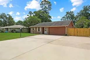 9738 Bayou Woods Dr, Baytown, TX 77521 - Photo 3