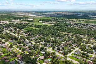 9738 Bayou Woods Dr, Baytown, TX 77521 - Photo 31