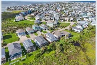 22517 Bay Point Drive, Galveston, TX 77554 - Photo 25