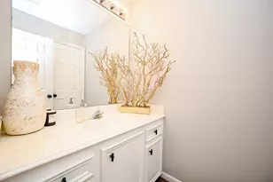 13606 Champions Centre Dr, Houston, TX 77069 - Photo 37