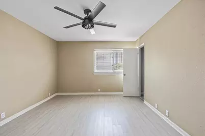 525 11th Street #2, Galveston, TX 77550 - Photo 9