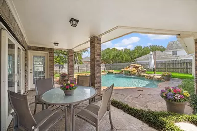 16703 Chestnut Meadow Court, Sugar Land, TX 77479 - Photo 3