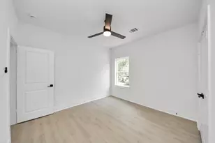 860 Rachel St St, Houston, TX 77091 - Photo 35