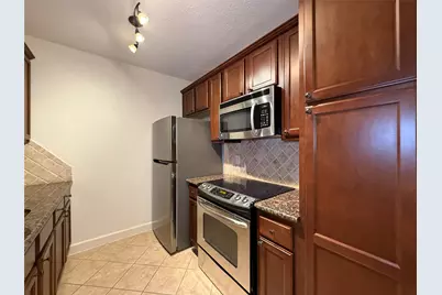2224 S Piney Point Road #223, Houston, TX 77063 - Photo 9