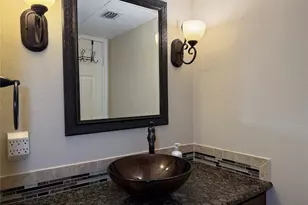 2224 S Piney Point Rd, Houston, TX 77063 - Photo 17