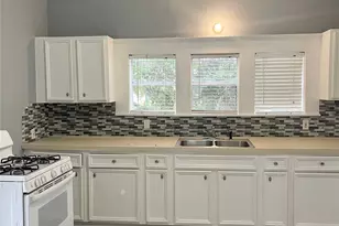 1017 S Kansas St, La Porte, TX 77571 - Photo 7