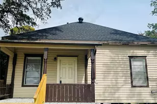 1017 S Kansas St, La Porte, TX 77571 - Photo 1