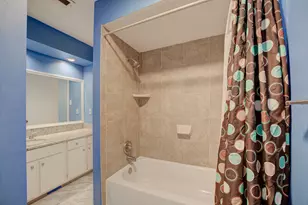 1039 Fountain View Dr, Houston, TX 77057 - Photo 15
