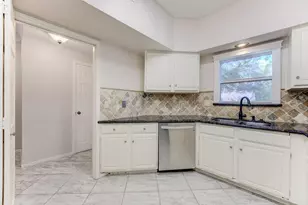 1039 Fountain View Dr, Houston, TX 77057 - Photo 3