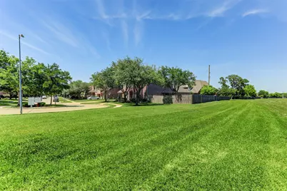 7935 Woodcrest Court, Sugar Land, TX 77479 - Photo 33