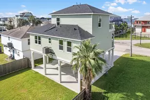 1102 64th St, Galveston, TX 77551 - Photo 39