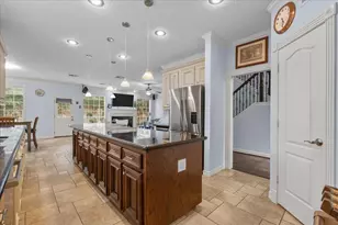 914 Pinewood Ln, Seabrook, TX 77586 - Photo 11