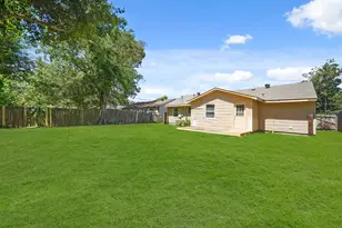 500 N Circle Dr, Baytown, TX 77520 - Photo 11