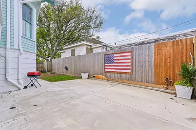 3002 Avenue Q 1/2, Galveston, TX 77550 - Photo 45